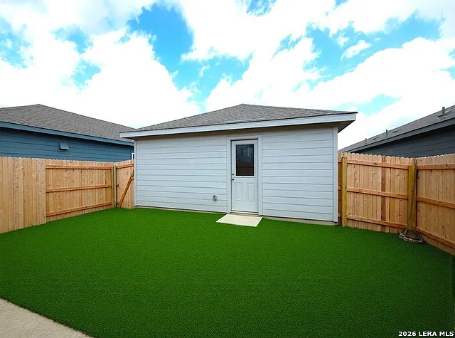 4 bed, 2.0 bath, 1208 sqft, $1,535 — Photo 3