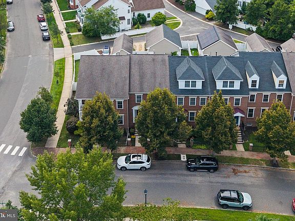 4th image of 103 Ely Cres