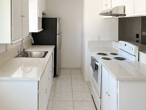 2nd image of 4426 La Cresta Way APT 4