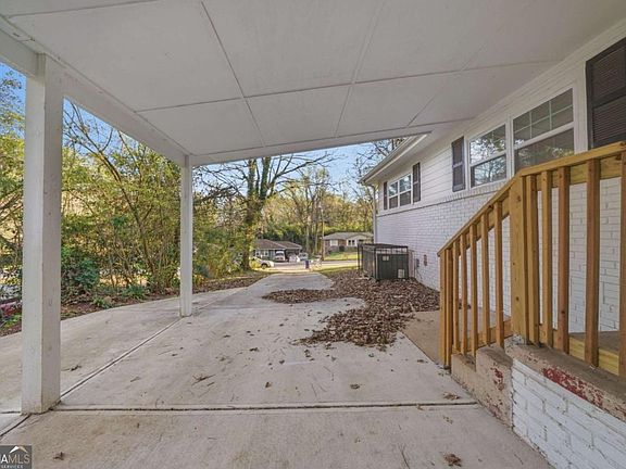 2nd image of 3024 Pasadena Dr