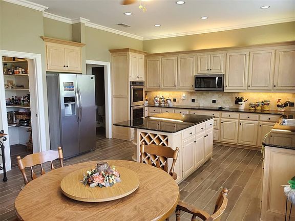 5th image of 2608 Cedarwood Ct