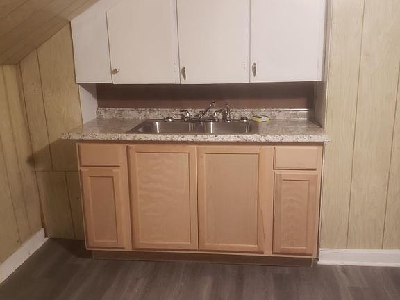 2nd image of 123 8th St #2