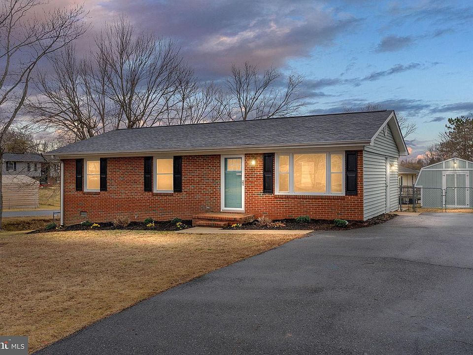 1st image of 402 Sullivan Dr