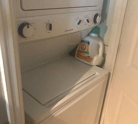 Washer-dryer in unit!