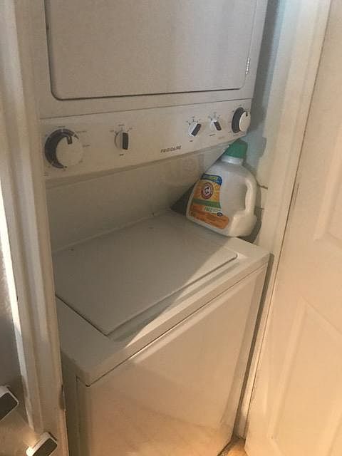Washer-dryer in unit!