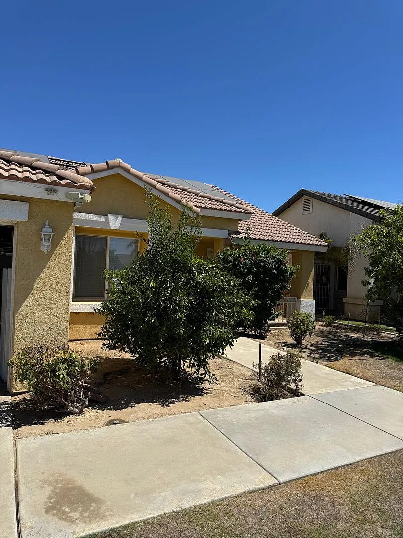 Great Family Home in Southwest Bakersfield — Photo 2