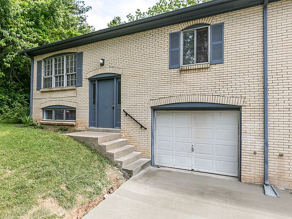 2nd image of 3429 Warwick Ct #A