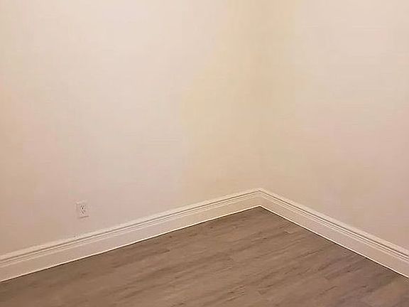5th image of 1028 E Ferry St