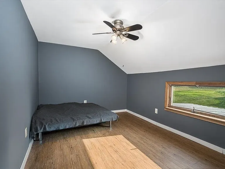 58 Violet St — Photo 23