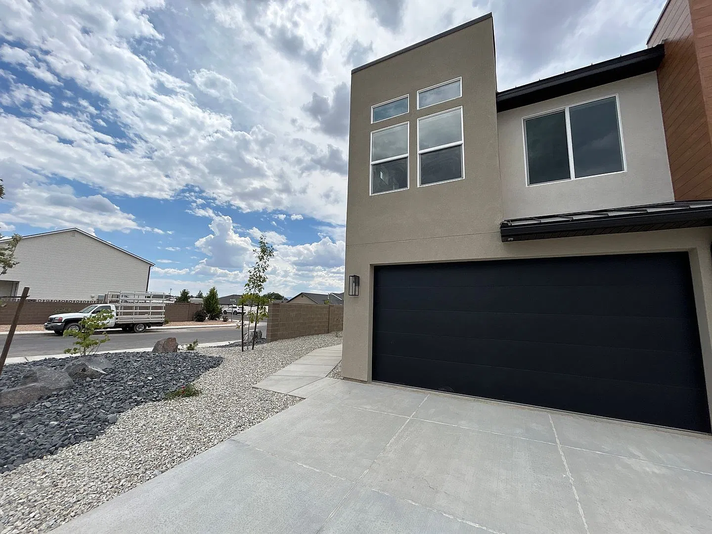3-Bed 2.5 Bath Home!! — Photo 2