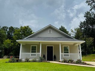 129 Dr Martin Luther King Jr Dr, Gladewater, TX 75647