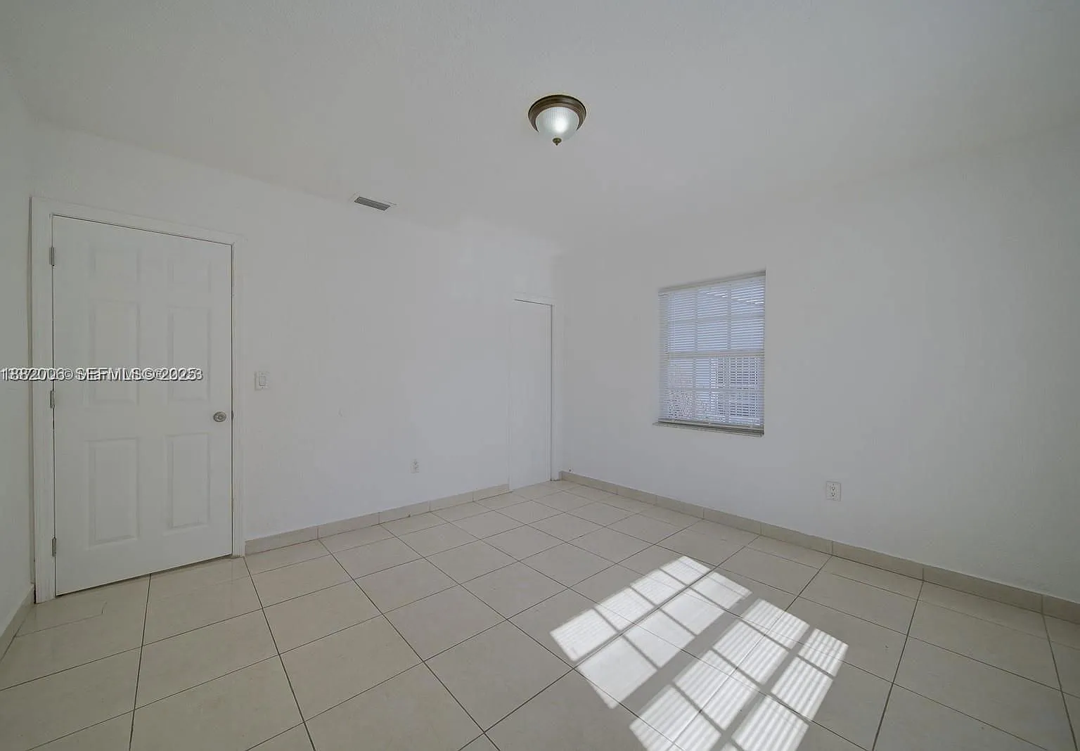 4 bed, 2.0 bath, 2000 sqft, $3,300 — Photo 4