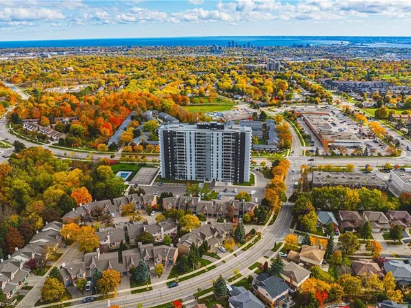 2055 Upper Middle Rd #1206, Burlington, ON L7P 3P4