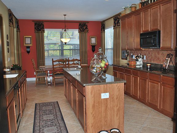 4th image of 22437 Oakville Dr