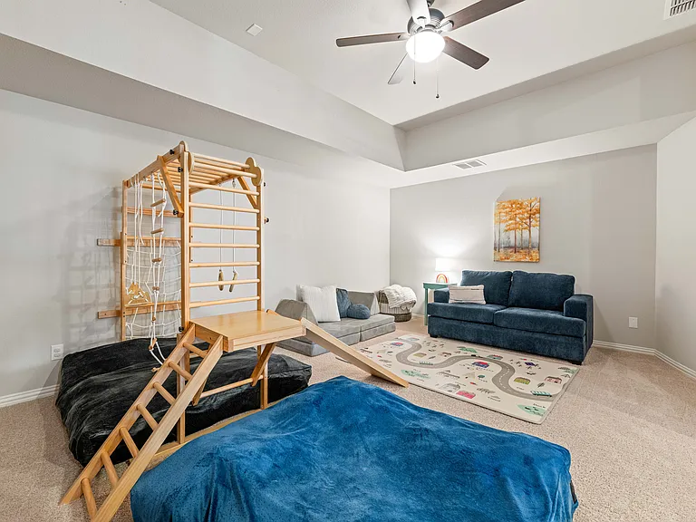 4611 Acacia Pkwy — Photo 12