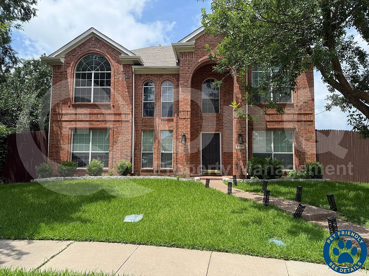 4 bed, 3.0 bath, 2562 sqft, $2,999 — Photo 1