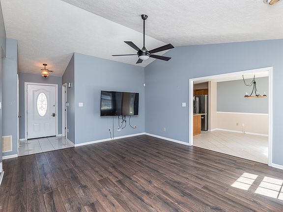 5th image of 8009 Christiana Way