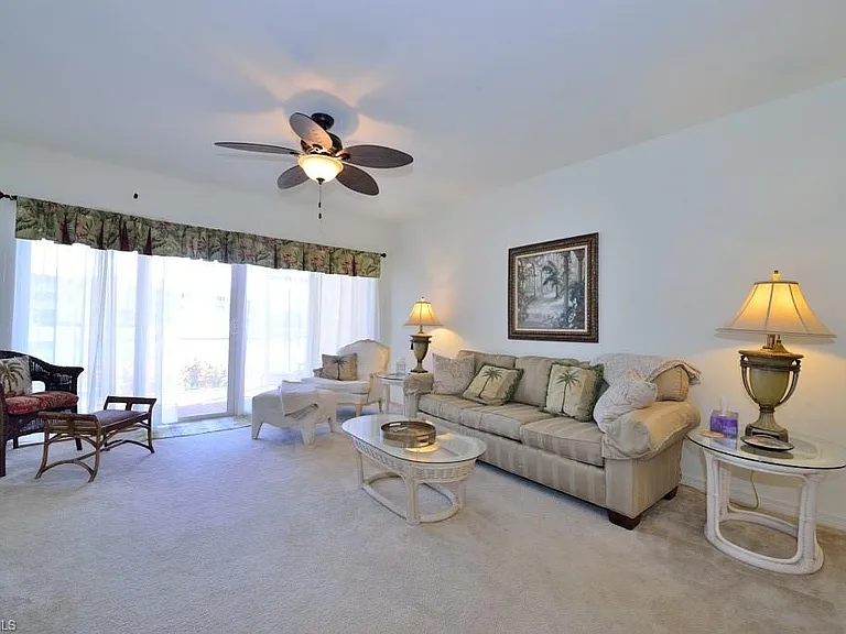 10000 Maddox Ln #125 — Photo 2