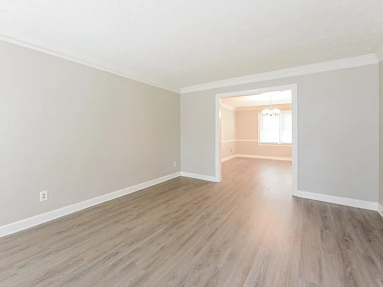 231 Amsterdam Dr SW — Photo 9
