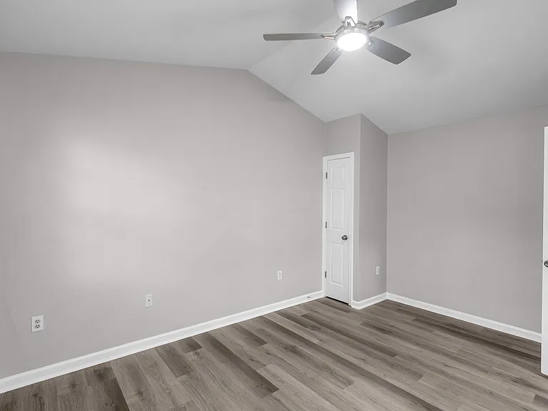 7819 Petrea Ln — Photo 22