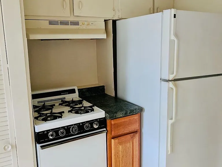 3314 Ellwood Ave.* — Photo 9