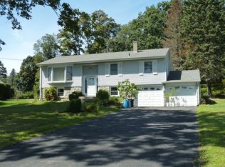 70 Red Mills Rd, Mahopac, NY 10541