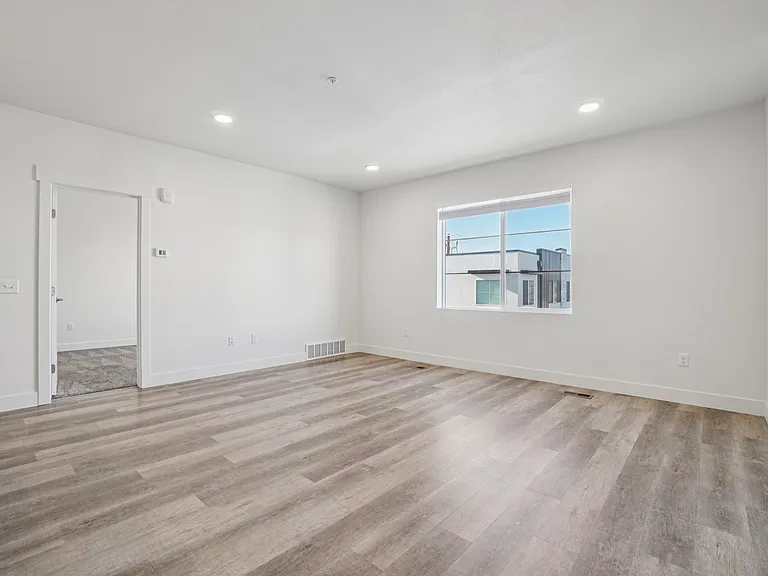 Allure Apartments — Photo 11