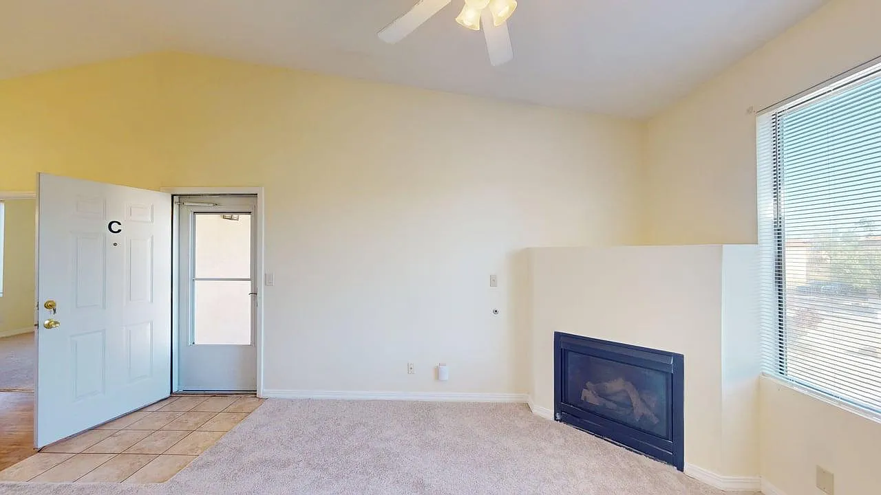 2 bd / 2ba 2nd Floor Apartment in Great Rio Rancho Area — Photo 4