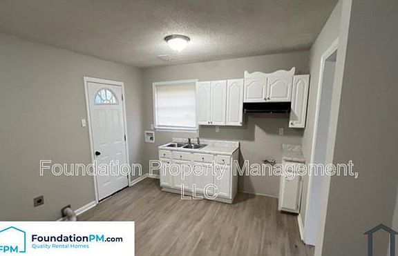 4th image of 418 McFarland Dr