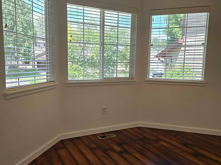 521 Kim Dr — Photo 17