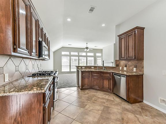 4th image of 2024 Shore Breeze Dr