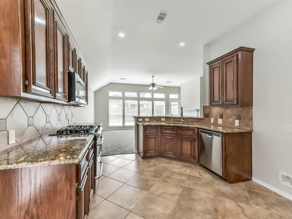 2024 Shore Breeze Dr, Pearland, TX 77584