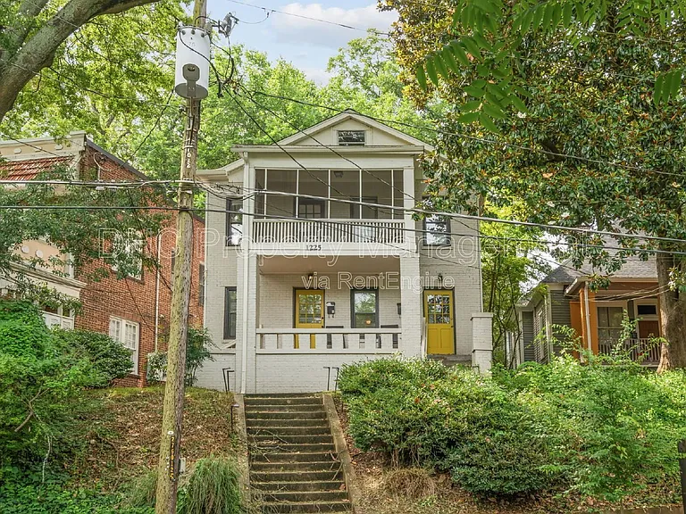 1225 Euclid Ave NE #A — Photo 1