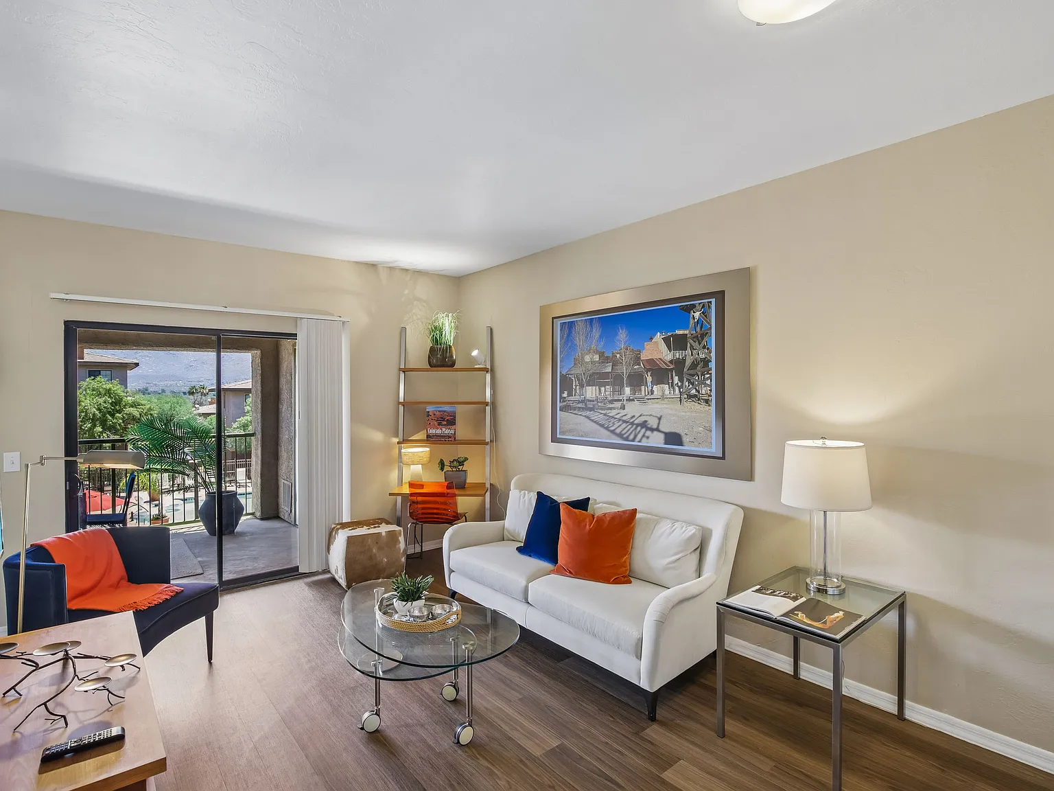 Oro Vista — Photo 1