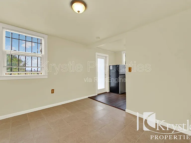 505 Hichborn St #B — Photo 8