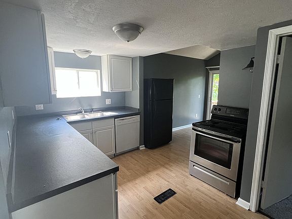 5th image of 607 Samantha Ave