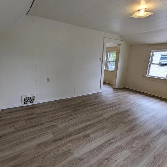 705 W Monroe St — Photo 15