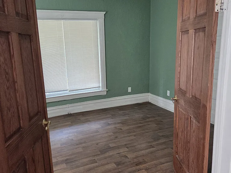 524 N Walnut St #1 — Photo 9