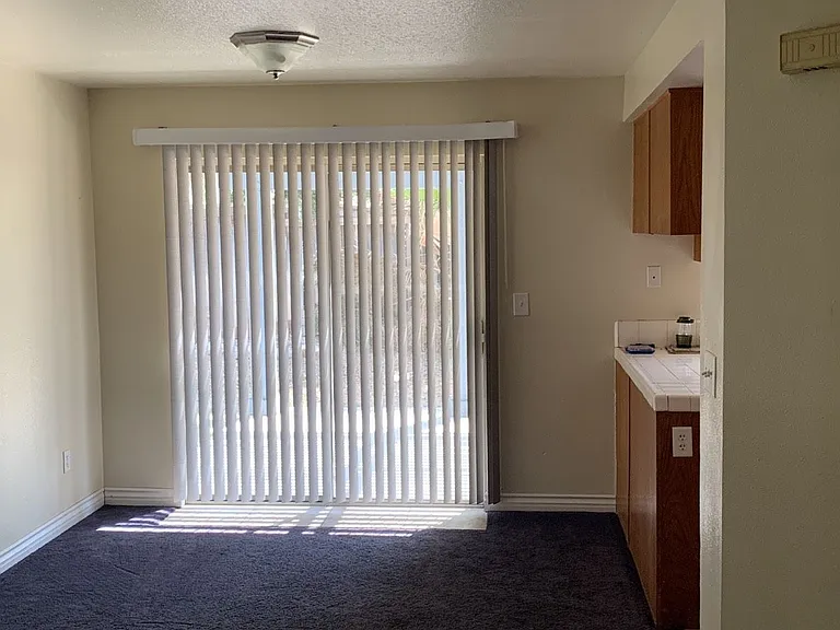 7049 Arlington Pl — Photo 5