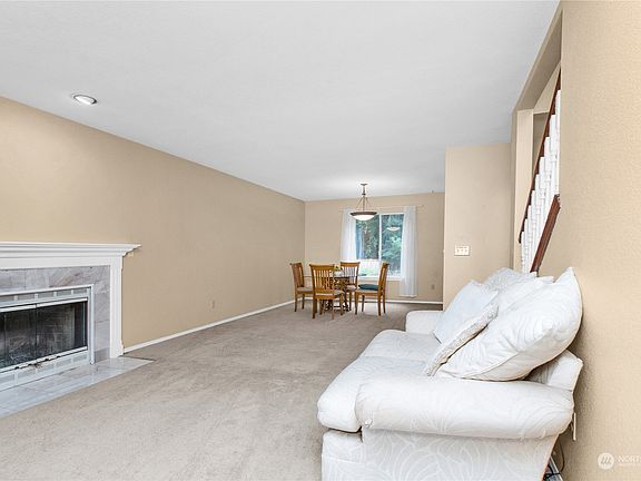 3rd image of 5003 Demarie Court SE