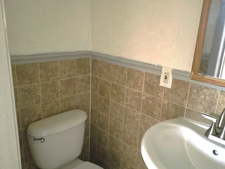 108 W Church Ave #B — Photo 8