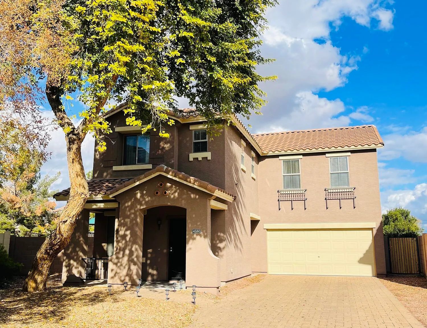 4 bed, 2.5 bath, 1737 sqft, $2,350 — Photo 2