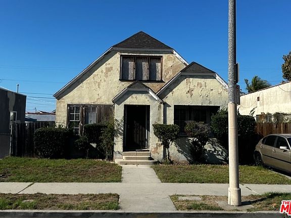 2nd image of 1707 W 65th Pl