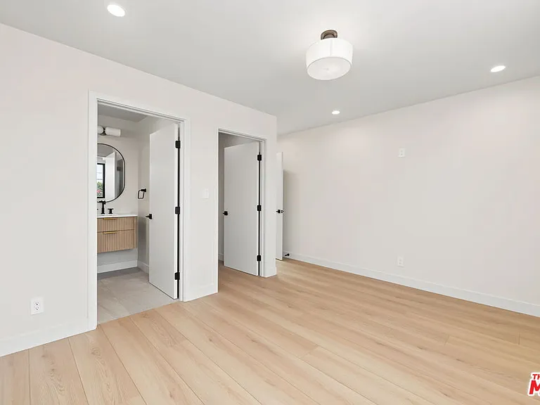 5843 Whitworth Dr — Photo 15