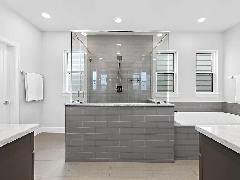 1217 Crockett St — Photo 15
