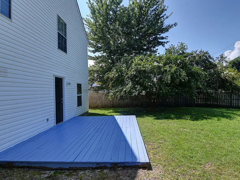 141 Wigmore Ln — Photo 35