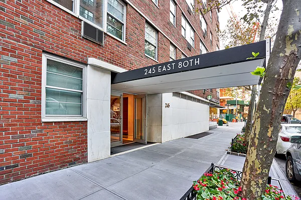 Rented by A&E Real Estate Management | media 3