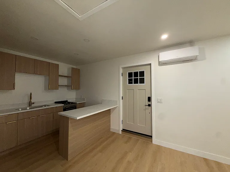 1243 Delay Ave #B — Photo 1