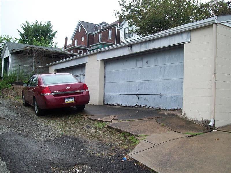 2nd image of 515 Mercer St