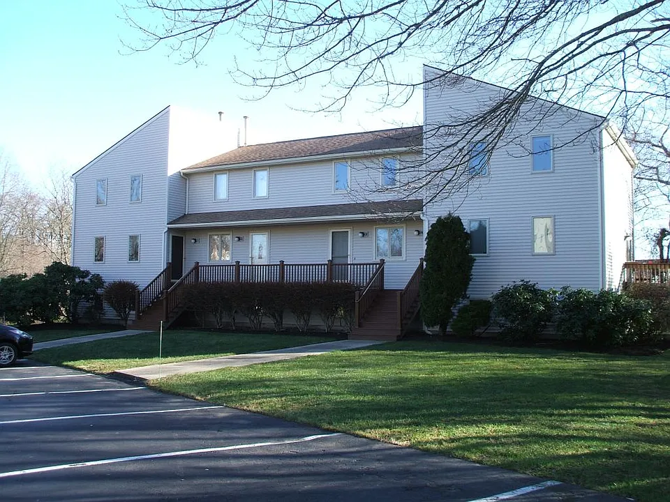 660 Point Judith Rd #E3